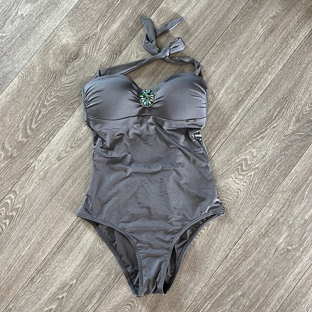 NWT Sapph Beach one piece swimsuit women’s European sz 36